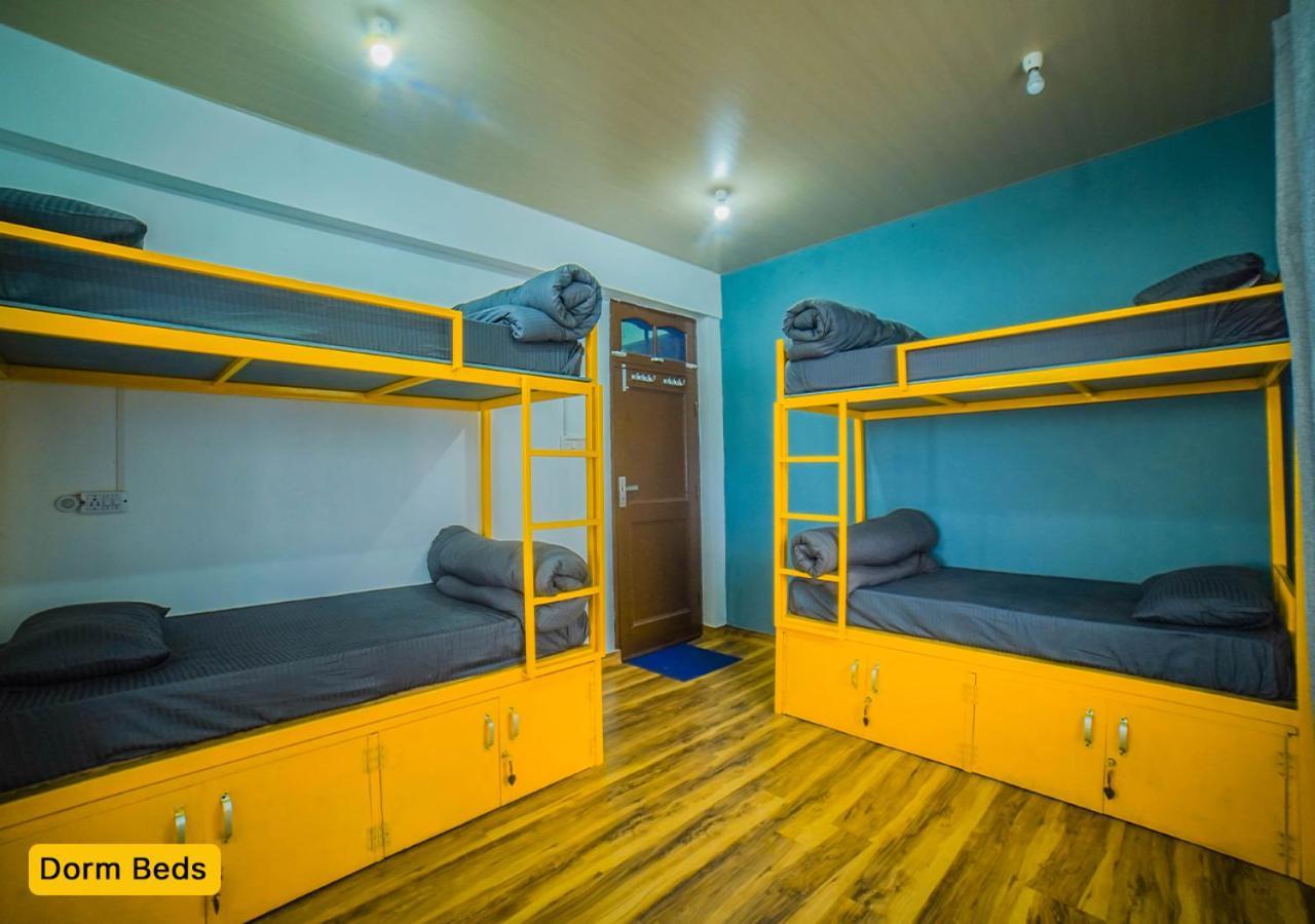 Young Monk Hostel & Cafe Dharamkot 麦罗肯机 外观 照片