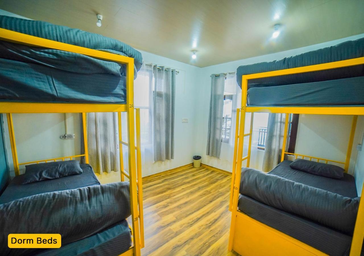 Young Monk Hostel & Cafe Dharamkot 麦罗肯机 外观 照片