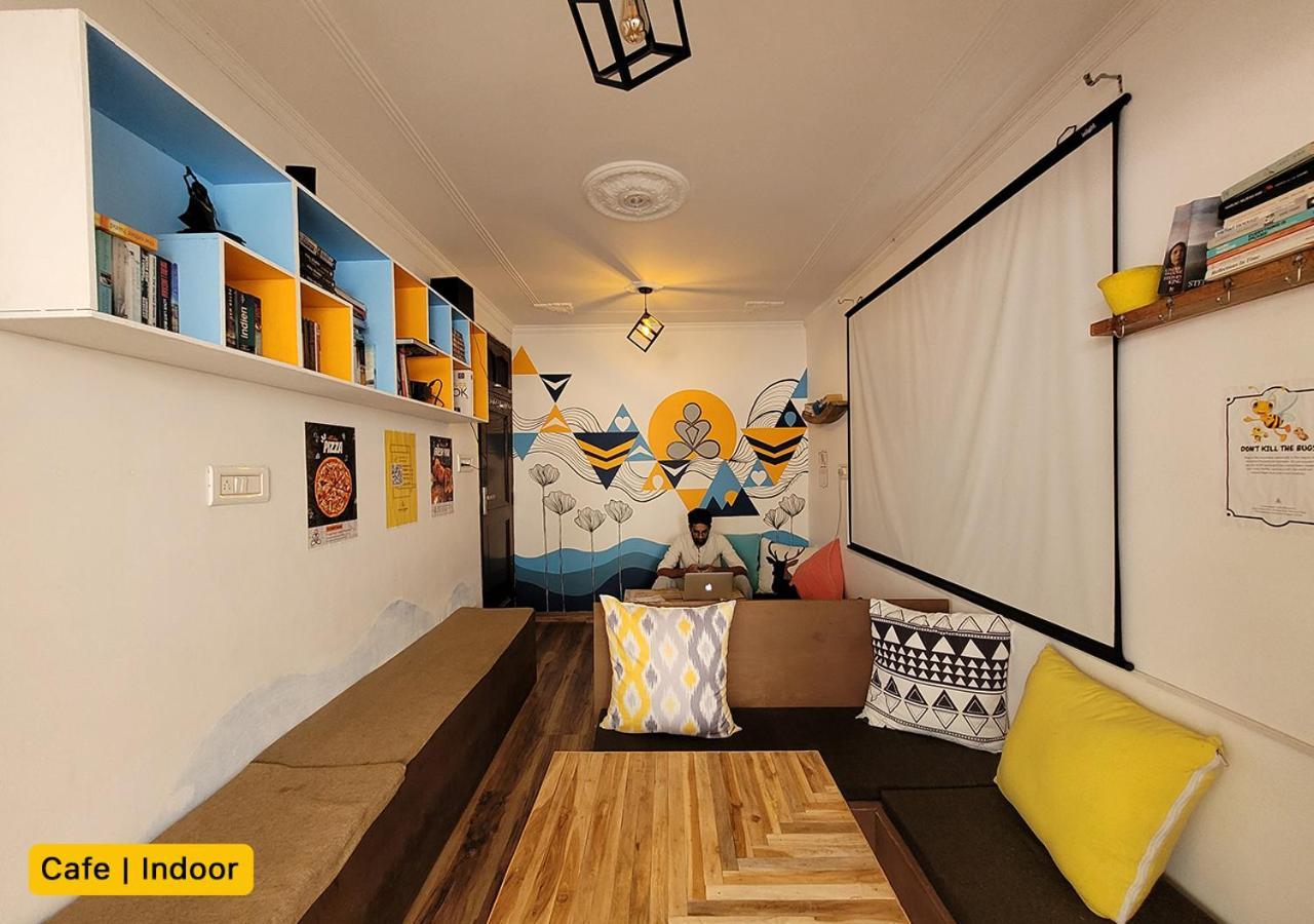 Young Monk Hostel & Cafe Dharamkot 麦罗肯机 外观 照片