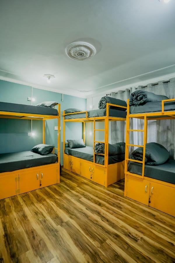 Young Monk Hostel & Cafe Dharamkot 麦罗肯机 外观 照片